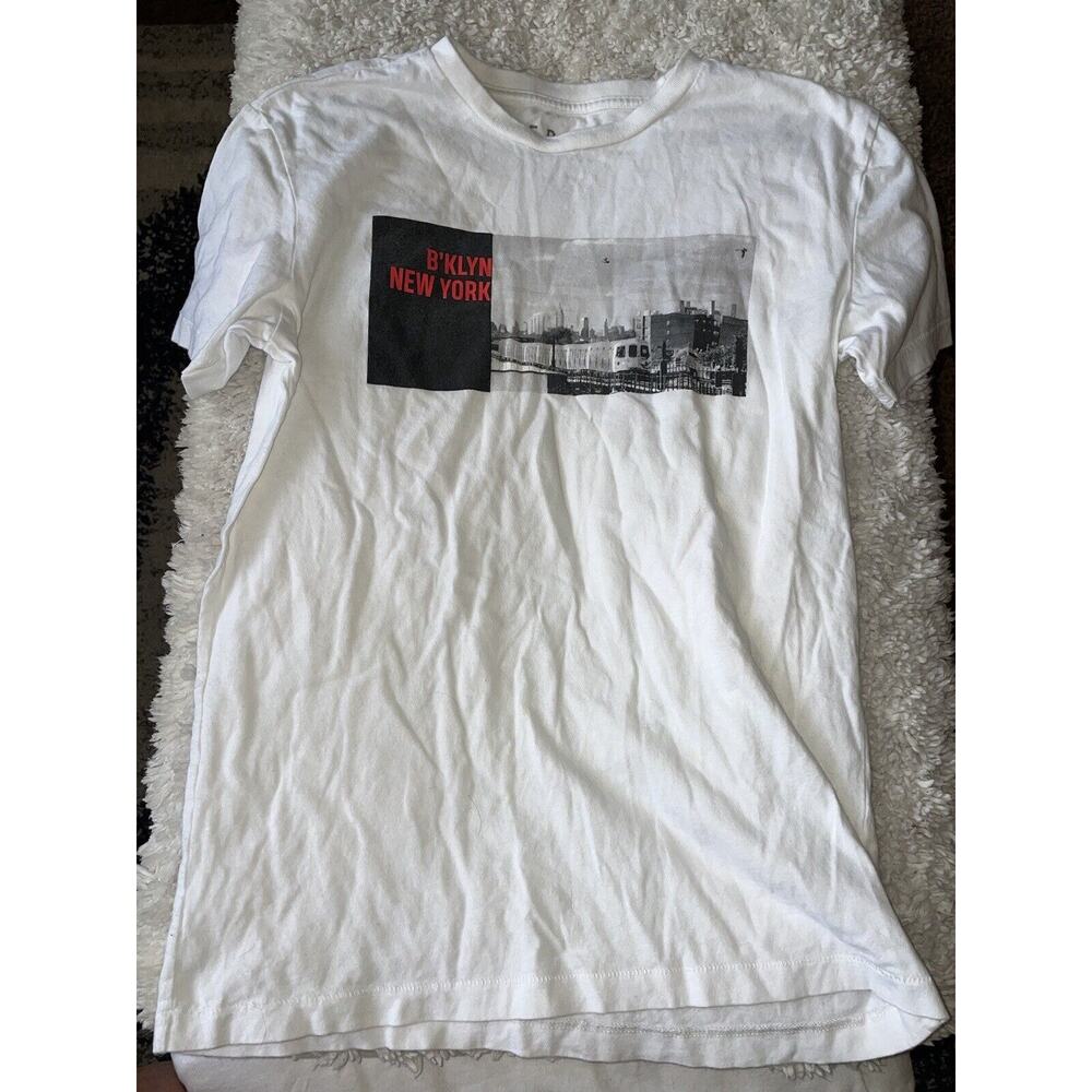 Free Skate Sz. XS “ B’KLYN New York” Themed Tee.